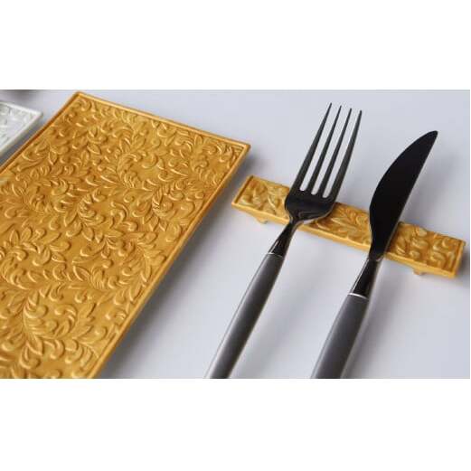 有田焼 金彩唐草彫長角銘々皿＋カトラリーレスト 【深海三龍堂】和食器 角皿 菓子皿 取り皿 プレート スクエア ゴールド gold 箸置き A18-126_イメージ3