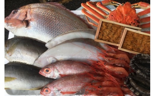
                  ＜定期便＞『境港の全部を食す』旬のお魚宅配便(全4回) 【鳥取県 境港市】
                