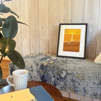 ふるさと納税 茅ヶ崎市 湘南・茅ヶ崎で描く、海を感じるイラストアート『ジークレーアートフレーム　SL-07』(小:八つ切) |  | 01