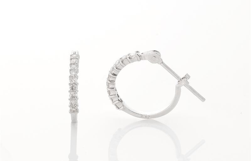 アルカンシェル K18WG ダイヤ フープピアス（計0.20ct）【鑑別書付き ジュエリー プレゼント ギフト ファッション アクセサリー 贈り物 贈答 お祝い 記念日】 J012-2_イメージ2