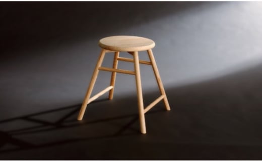
【熟練木工職人手作り・日光桧】New KANUMA　スツール 工芸品 日光桧 椅子 イス[№5840-1559]
