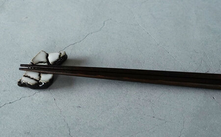 【美濃焼】 陶芸家「鹿島彩」箸置き 4個セット  白・薄紫 多治見市/井澤コーポレーション 手作り[TBP299]