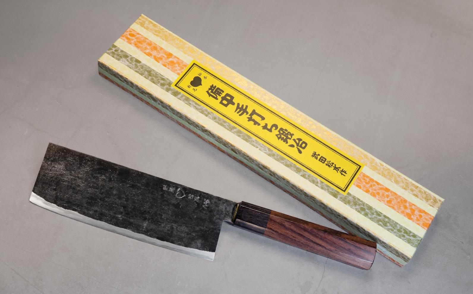 武田刃物の人気包丁を新見市ふるさと納税でご用意。伝統技術を未来へつなぐ一品としてぜひご検討ください。
