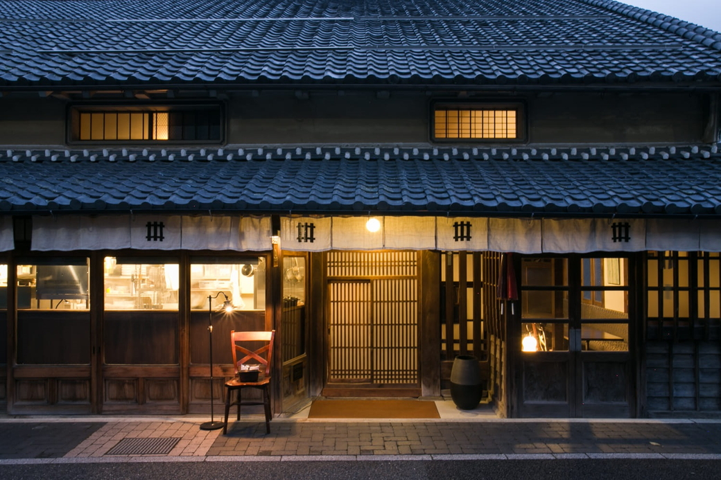 
【冬季限定】篠山城下町ホテルNIPPONIA 丹波篠山の冬の郷土料理 夕食ぼたん鍋プラン ペア宿泊券　グルメ 自然 豊か 文化 美しい 篠山城跡 街並み まちなみ 城下町 趣 非日常
