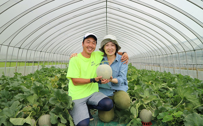 【2024年6月下旬より順次出荷】先行受付 北海道 富良野産「しあわせのメロン」赤肉大玉×2玉 約4kg(ウエノ農園 富良野) メロン フルーツ 果物 新鮮 甘い 贈り物 ギフト 道産 ジューシー