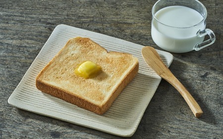 ベーカリーマーロ 北海道産小麦の食パン 《1斤》 スライス対応可能 【 人気 パン ブレッド 冷凍 朝食 ごはん おやつ 岩手 陸前高田 BAKERY MAaLo 】