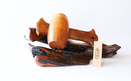【屋久杉で創った】打ち出の小槌(特大)(高橋工芸/490-1876) 工芸品 こづち うちでのこづち 開運 運 風水 福 屋久杉 杉 木 木工 木材 インテリア 装飾 家 リビング オリジナル 一点も