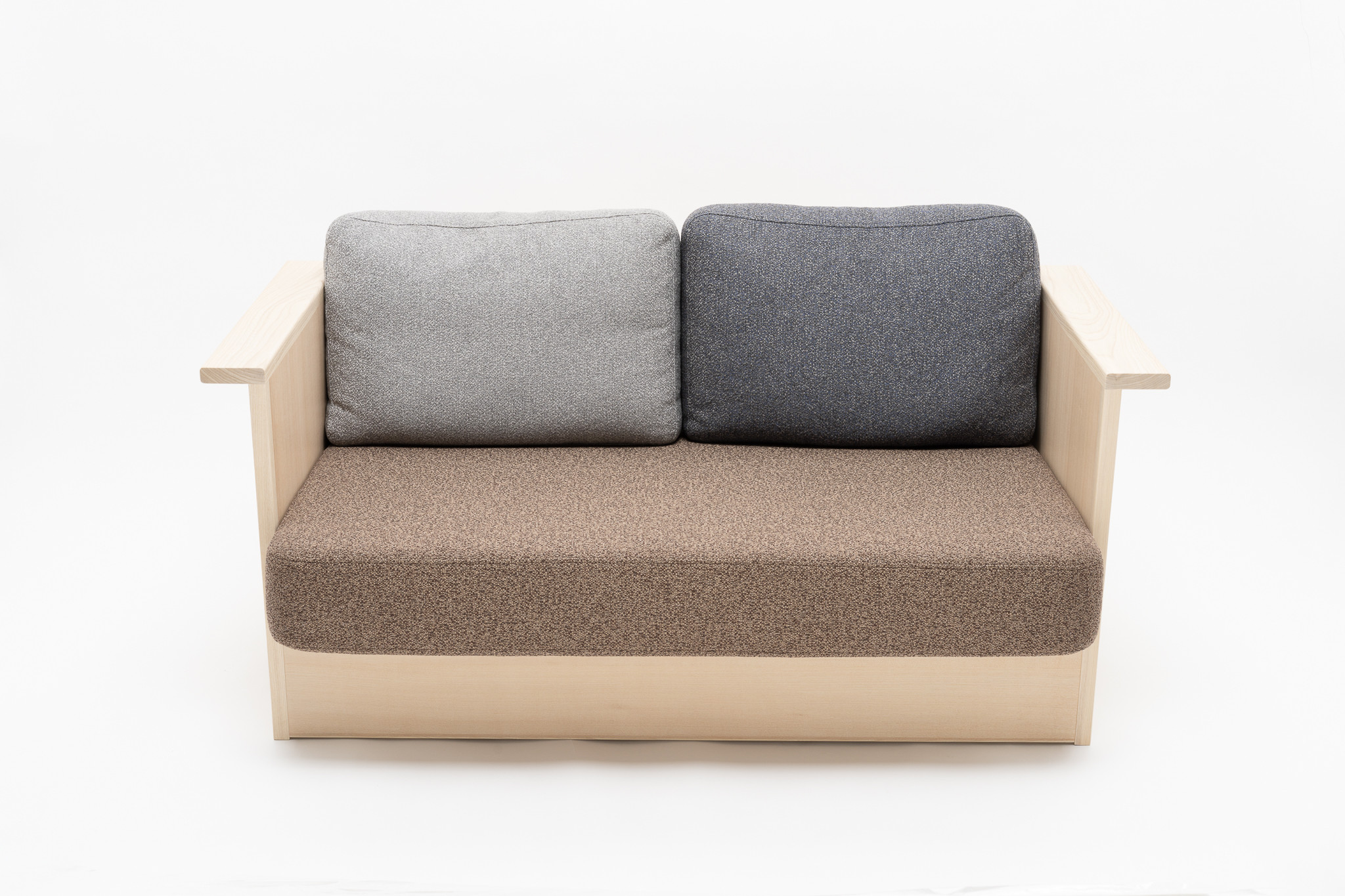 
                  【6色から選べる】センの木の家具 Kigakiku Sofa
                