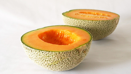 筑波レッドメロン 1箱 2玉 入り（約 3.5kg ～ 5kg ）【2025年6月上旬以降発送】  メロン レッド  赤肉 甘い 期間限定 産地直送 果物 フルーツ