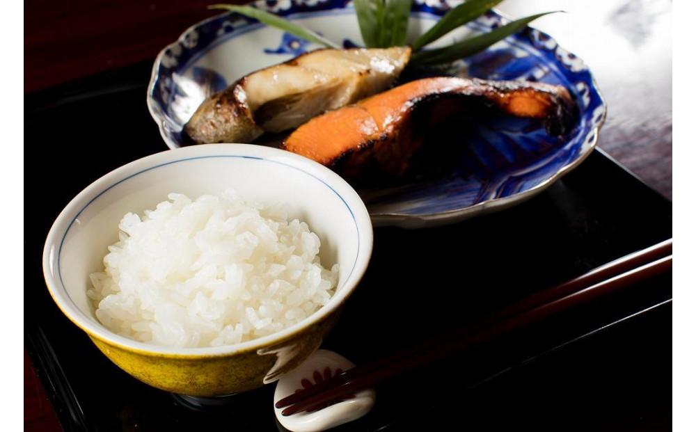 【令和8年産先行予約】【6ヶ月定期便】 【魚沼産コシヒカリ 無洗米 5kg × 全6回】 雪解け水がお米を育む、津南町特A地区の美味しいお米。127524-049