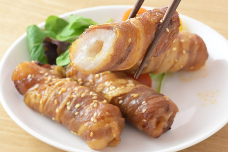 肉巻ききりたんぽ 28個（4個入×7袋） きりたんぽ 惣菜 冷凍 アウトドア