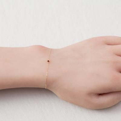 ふるさと納税 大津市 【10金 ブレスレット】1月誕生石ガーネット 毎日使える 天然石ジュエリー K10イエローゴールド |  | 01