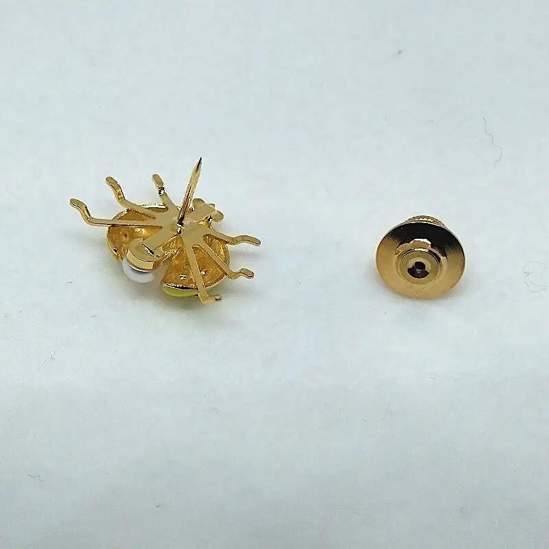 2110 真珠ピンブローチ・てんとう虫（黄色）（淡水本真珠・ボタン） 贈り物 かわいい カジュアル オシャレ クリスマスプレゼント アクセサリー