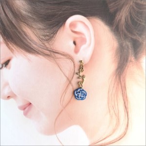 ピアス／＊瑠璃色＊「花時」アシンメトリーピアス/水引ピアス　パールビーズ入り　アクセサリー・小物・雑貨・レディース ピアス