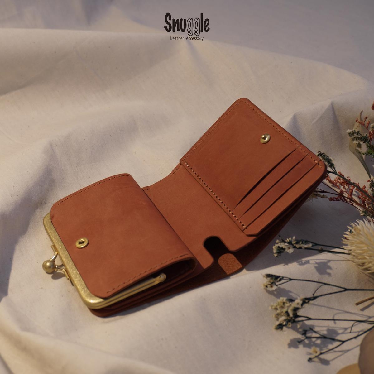 【ふるさと納税】【4色展開】がま口ショートウォレット　通常タイプ　革小物　ハンドメイド　手縫い　一点物　財布　スナッグルレザー