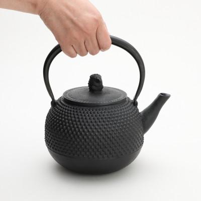 ふるさと納税 奥州市 南部鉄器 鉄瓶 ハリネズミ(大) 1.6L【村上 怜 作】 IH調理器 伝統工芸品 [Y0121] |  | 01