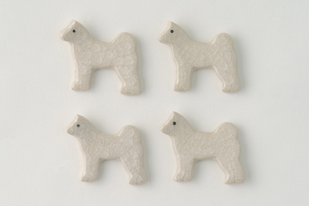 30P6604 秋田犬の箸置き4個セット(氷裂貫入釉) 【配送日指定不可】