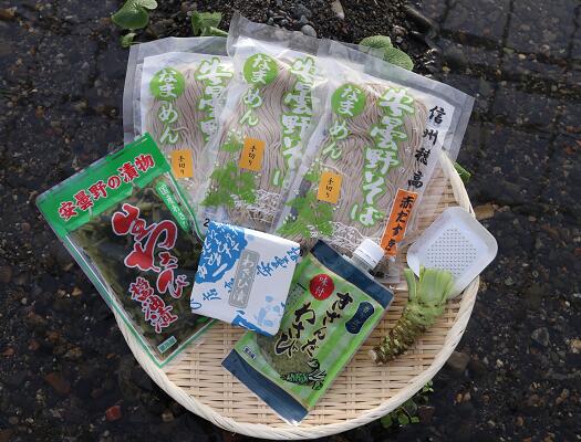 【ふるさと納税】藤屋わさび農園　【極】わさび好きセット　生わさび、わさびそば、わさび漬など計5品【生わさび 山葵 ワサビ 蕎麦 ソバ わさび漬け 葉わさび 醤油漬け 漬物 おろし金 卸金 下ろし金 信州 長野県 安曇野 安曇野市】