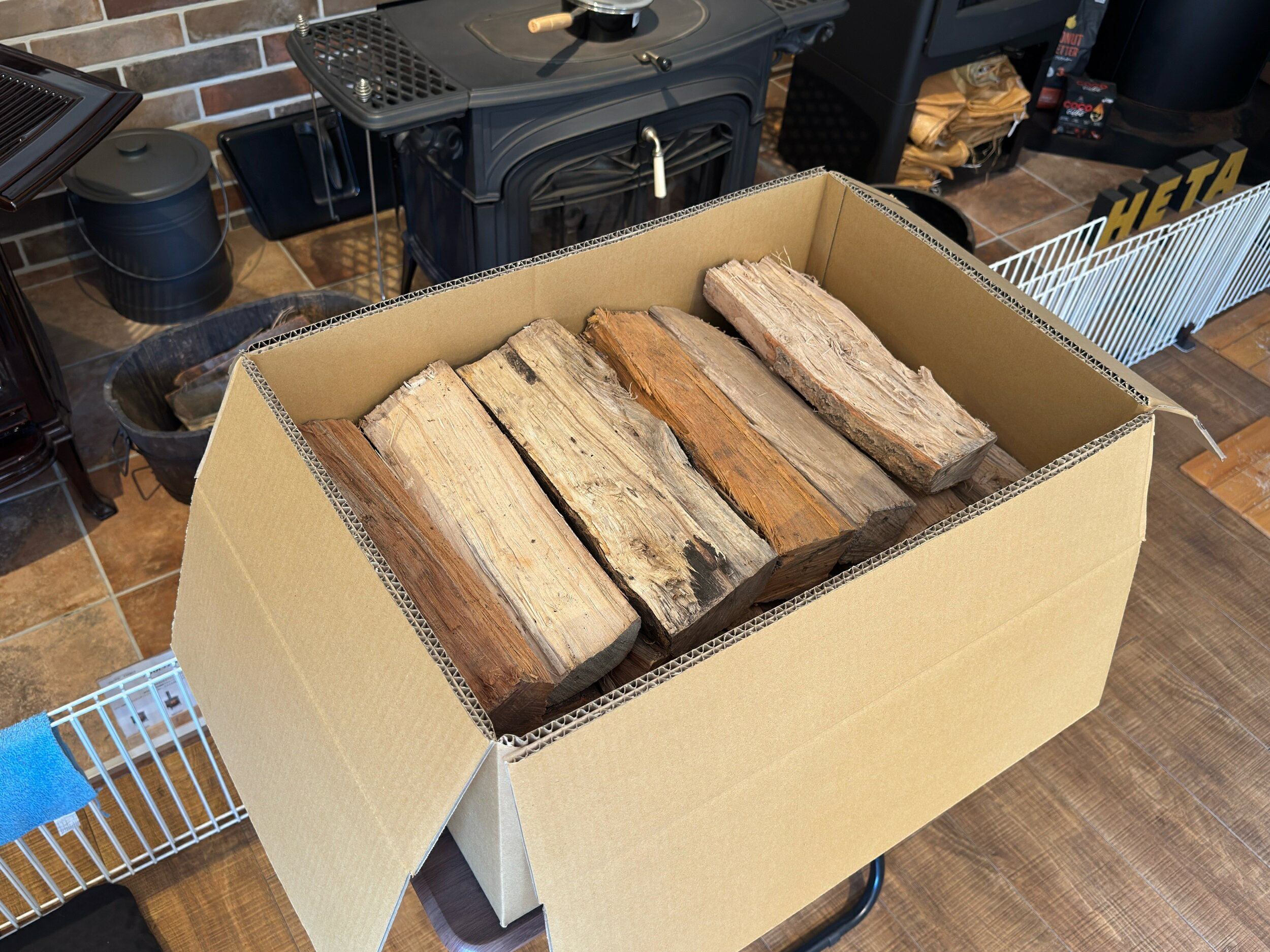 【ふるさと納税】東京薪販売　広葉樹薪　20kg