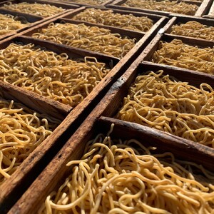 『やきそばの素』食べ比べセット８個 麺 乾麺 ノンフライ アレンジ 調理 ラーメン スパゲッティ 鍋 にも（ やきそば やきそば やきそば やきそば 乾麺 やきそば 製麺所 やきそば ノンフライ やき