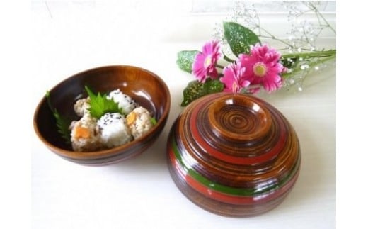 【ふるさと納税】ちょうちん弁当　独楽塗　サイズ　φ14.5cm×H16.5cm ちょうちん弁当 独楽塗 栃の木 二段弁当 漆 天然素材 和弁当 木材 木製 かわいい プレゼント 香川県 三木町