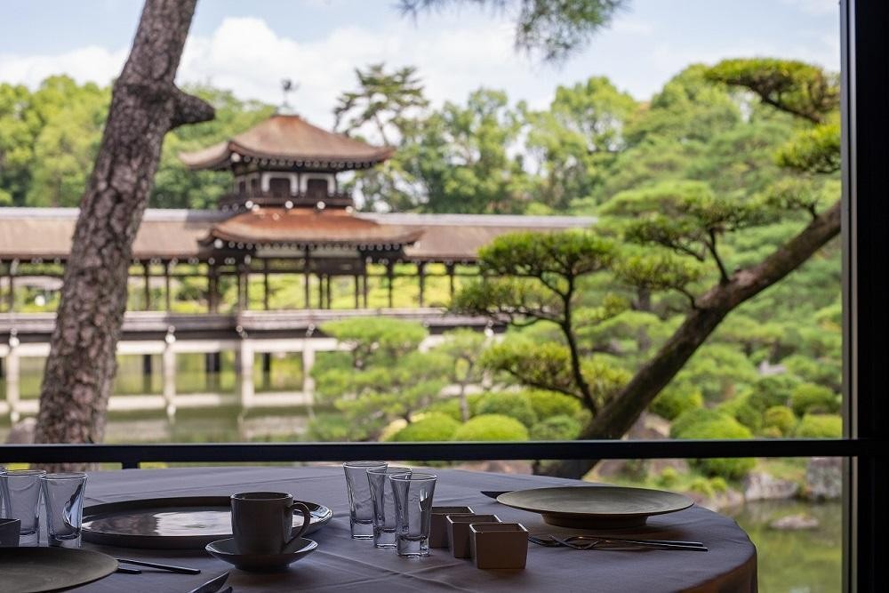 
                  【寧々の道別邸 Kazeno Heritage】ギフト券 5万円分×6枚セット［ 京都 東山 分散型ホテル 京のまち全体がホテル ユニークなコンセプト ホテル 宿泊 ギフト券 割引券 割引 チケット 宿泊券 人気 おすすめ ホテル 宿泊 旅行 観光 グルメ ふるさと納税 ］
                