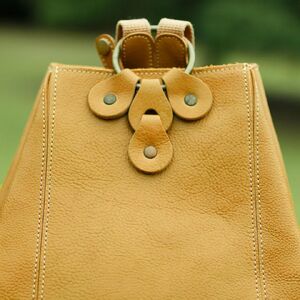 ナチュラルテイストのヌメ革リュック（レザー 牛ヌメ革）≪イエロー≫【hrn12】