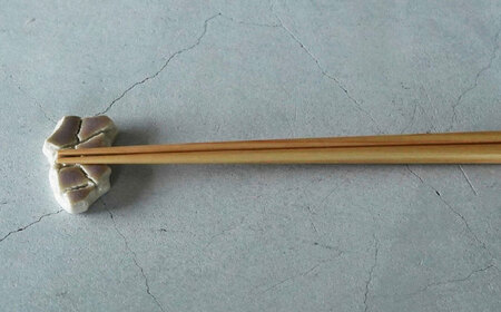 【美濃焼】 陶芸家「鹿島彩」箸置き 4個セット  白・薄紫 多治見市/井澤コーポレーション 手作り[TBP299]