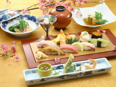 【昭和23年創業】老舗寿司店「すし丸」お食事券 6000円分｜寿司 食事券 会席 お祝い 愛媛県 松山市 ふるさと納税【SSM001】