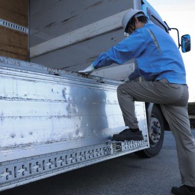 ふるさと納税 磐田市 トラック荷台昇降用ステップ　『ステップマッシュ』1台 |  | 02