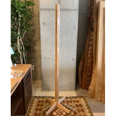 ふるさと納税 交野市 北欧調の木製ポールハンガー160cm(メープル材)コートやカバン、帽子をオシャレに掛けられる♪ |  | 01