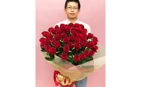 赤バラの花束 50本「いつまでもつづく、恒久の愛」【記念日に届くお花 50本 世界らん展 フラワードリームジャパンカップ 国内主要コンテスト受賞 贈り物 メッセージフラワー 神奈川県 小田原市 バラ バラ バラ バラ バラ】