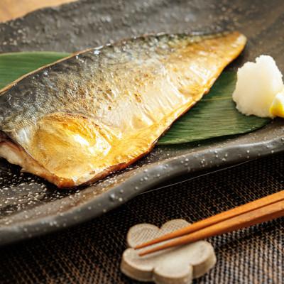 ふるさと納税 釧路町 【毎月定期便】北海道産 鯖を低温で一夜干しに 低温熟成「北海さば」半身 210g以上×3個全3回 |  | 02