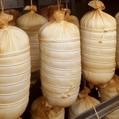 ケーニッヒ特製ロースハム 1本(約1.3kg)【配送不可地域：離島】【1598092】