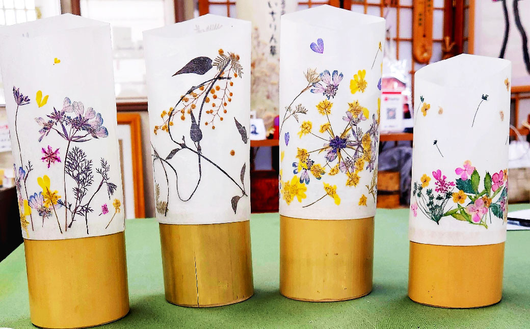 
            竹田市商店街で体験！【おし花工房いちりん草】のおし花で手づくり体験～花あかり（小）～（チケット1名様分）
          