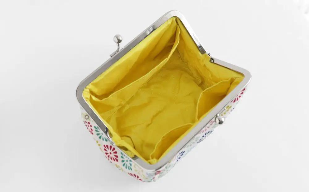 【高島屋選定品】〈AYANOKOJI〉TAWARA型がま口コスメポーチ 中サイズ(京都菊菱 白)| がま口専門店 雑貨 人気ブランド