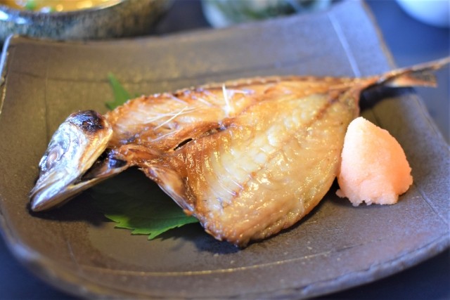 
                  呼子産　アジの一夜干し　8枚
                