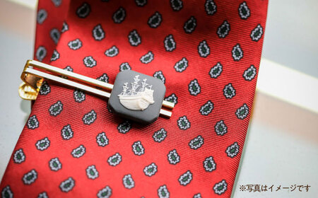 ＜タイピン＞ スクエア 帆船 / ネクタイ ピン スーツ 小物 ギフト 贈り物 / 瀬戸市 / 陶華[BBCD025]