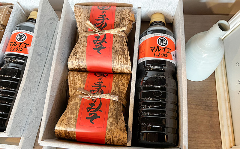 醤油 マルイエ醤油川根本家 手造り味噌しょうゆセット （手造り醤油1L×1本・竹皮包み味噌1kg×2個) しょうゆ 味噌 セット 調味料 手造り 木桶仕込み  国産 大豆 米麹 麦麹 島田市 静岡県