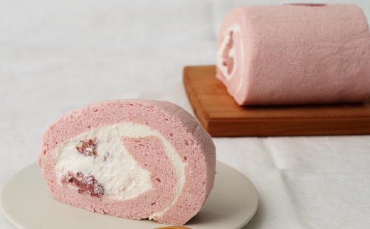 【プレミアム米粉ロールケーキ】贅沢いちごロール【グルテンフリー 保存料不使用 贈り物 お歳暮 お中元 お祝】(H053297)