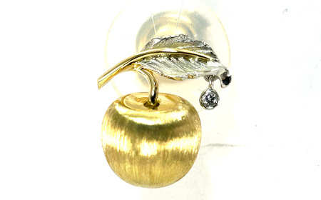 【NOBUKO ISHIKAWA（ノブコイシカワ）】梨の実ラペルピン　【12203-0394】