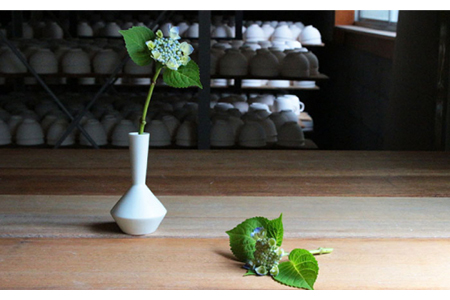 【美濃焼】frustum 湯呑と一輪挿し3点セット（白）【晋山窯ヤマツ】【TOKI MINOYAKI返礼品】≪土岐市≫ 食器 湯呑み ゆのみ 茶器 ユノミ コップ 茶 花瓶 一輪挿し 花挿し 陶器 シ