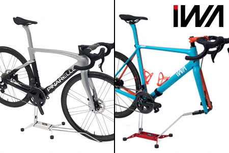 [バイクスタンド／黒] スポーツバイクの保管と整備がこれ一台 スルーアクスル・ディスクブレーキ対応「iWA1」＆前輪を外して整備できる「フォークサポート」セット【0420】