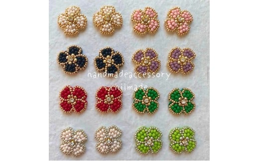 ビーズ 刺繍 お花 ピアス イヤリング ジュエリー アクセサリー chiimade：イヤリング　白（ふちシルバー）