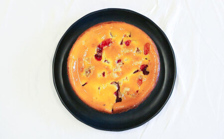 コザの町から生まれたチーズケーキ『アメリカンダークチェリー』Lホール (18cm / 650g) チーズケーキ ケーキ 冷凍 取り寄せ ギフト 沖縄市 / 株式会社ファーストマーク[BCBR007]