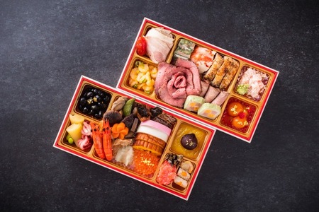 グローフーズ 和洋年越しおせち二段重「巳と午」冷凍 ※北海道・沖縄・離島への配送不可 ※2025年12月30日(午前中)にお届け