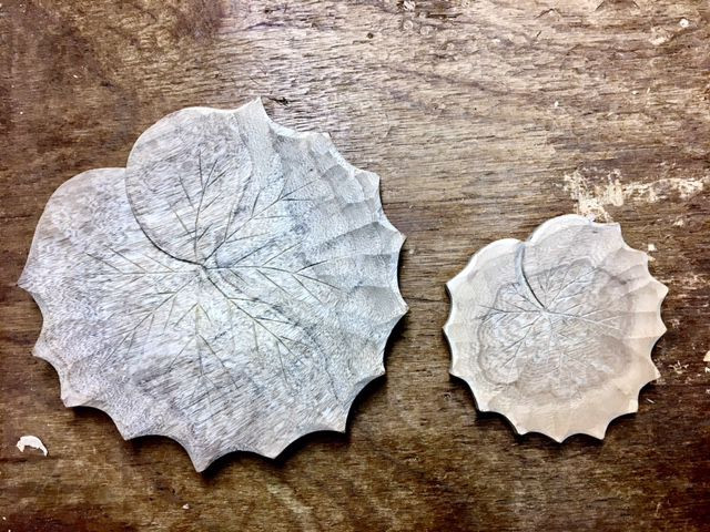 
井波彫刻の伝統工芸士から学ぶ！ /木彫刻体験チケット★【１ 名様分】木のお皿を作ろう！ / 井波彫刻 木彫り 手彫り 木製 伝統工芸品 体験 お皿 お皿作り 木皿 食器 お祝い プレゼント 贈答 贈り物 新築 結婚
