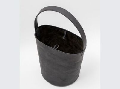 徳島で染め上げた革製品【泥染】Bag002（バケツ型バッグ）