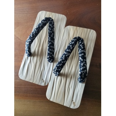 
郡上踊り　踊り下駄　槍鉋(やりかんな)下駄　男性用LLサイズ　鼻緒/トンボ【1291970】
