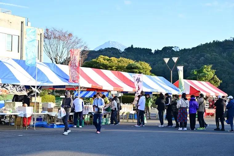 晩秋の富士川を「駆ける」～ふじかわキウイマラソン～A マラソン大会 エントリー 駐車券 控え場所 付き チケット 券 出走権 出場権 参加賞 記念品 ご当地 イベント 参加 静岡県 富士市 [sf00